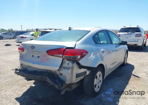 2017 Kia Forte Lx z USA, uszkodzony, nr VIN 3KPFK4A70HE082242